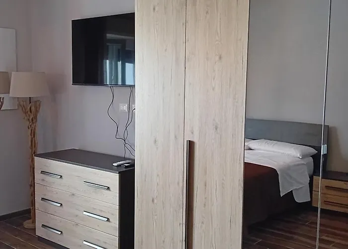 Rondinini Flam בית הארחה 4*