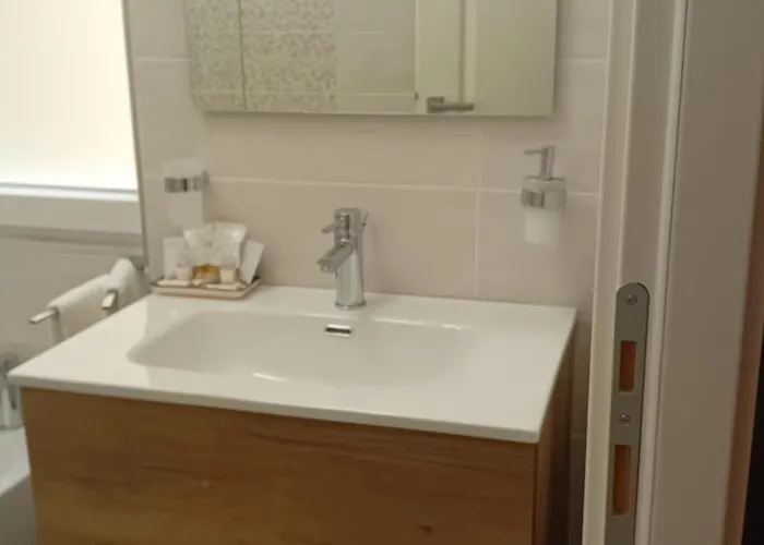 Rondinini Flam 4* רומא